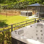 公寓 Riviera Blue With Seaview, Pool, Whirlpool, Parking And Boat Excursions *