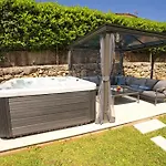 Riviera Blue With Seaview, Pool, Whirlpool, Parking And Boat Excursions
