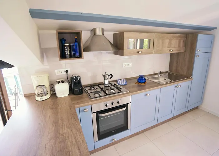 Riviera Blue With Seaview, Pool, Whirlpool, Parking And Boat Excursions * Opric
