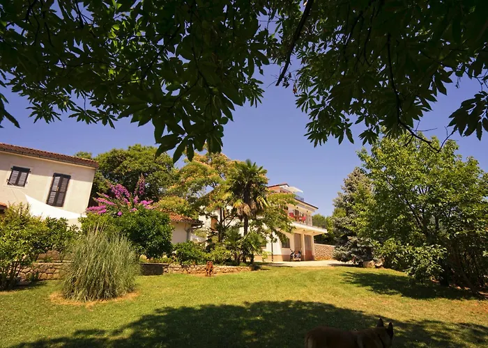 아파트 Riviera Blue With Seaview, Pool, Whirlpool, Parking And Boat Excursions