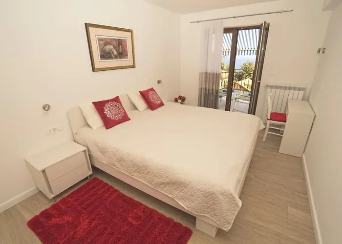 Riviera Blue With Seaview, Pool, Whirlpool, Parking And Boat Excursions 아파트 Opric
