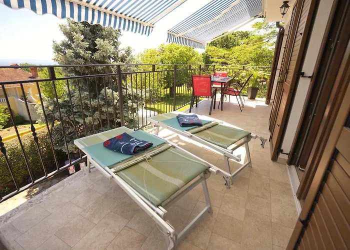 아파트 Riviera Blue With Seaview, Pool, Whirlpool, Parking And Boat Excursions Opric