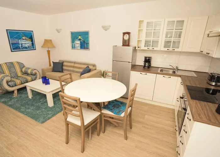아파트 Riviera Blue With Seaview, Pool, Whirlpool, Parking And Boat Excursions Opric