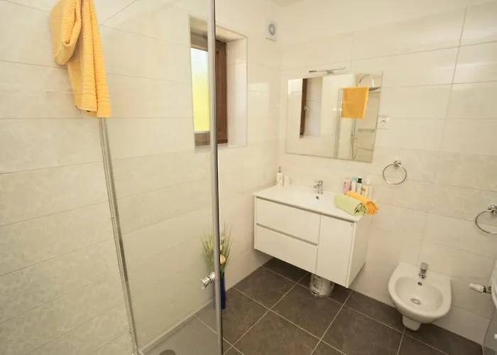 Riviera Blue With Seaview, Pool, Whirlpool, Parking And Boat Excursions Opric