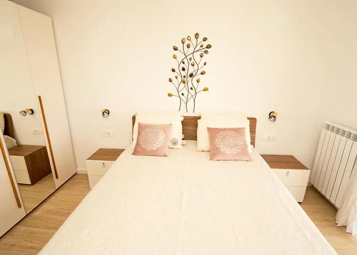 Riviera Blue With Seaview, Pool, Whirlpool, Parking And Boat Excursions