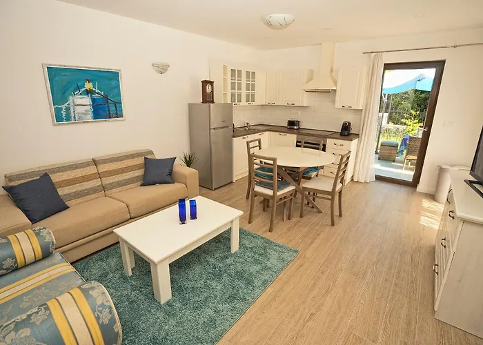 Riviera Blue With Seaview, Pool, Whirlpool, Parking And Boat Excursions *