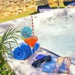 Riviera Blue With Seaview, Pool, Whirlpool, Parking And Boat Excursions Apartman