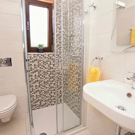 Riviera Blue With Seaview, Private Whirlpools And Parking Near Opatija Appartamento *