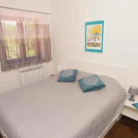 Apartman Riviera Blue With Seaview, Pool, Whirlpool, Parking And Boat Excursions