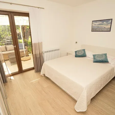 Apartman Riviera Blue With Seaview, Pool, Whirlpool, Parking And Boat Excursions *