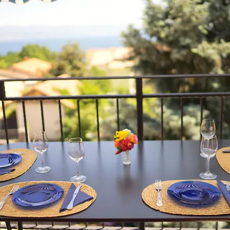 Riviera Blue With Seaview, Pool, Whirlpool, Parking And Boat Excursions Opric
