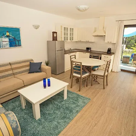 Riviera Blue With Seaview, Pool, Whirlpool, Parking And Boat Excursions *