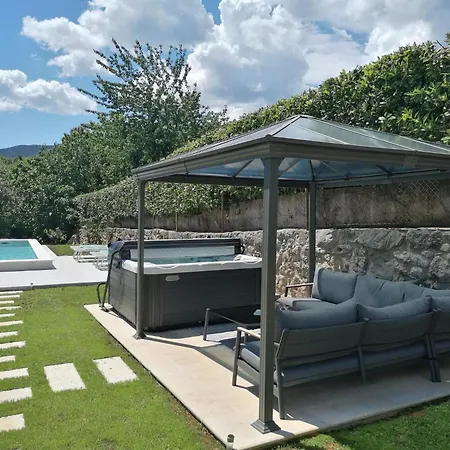 Riviera Blue With Seaview, Pool, Whirlpool, Parking And Boat Excursions