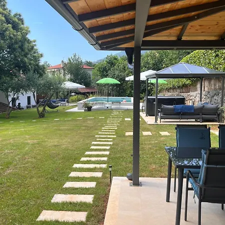 Apartman Riviera Blue With Seaview, Pool, Whirlpool, Parking And Boat Excursions