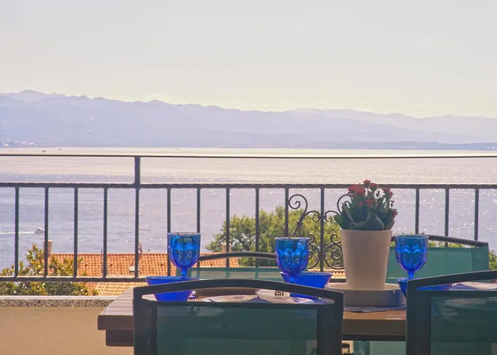 Riviera Blue With Seaview, Pool, Whirlpool, Parking And Boat Excursions Apartament
