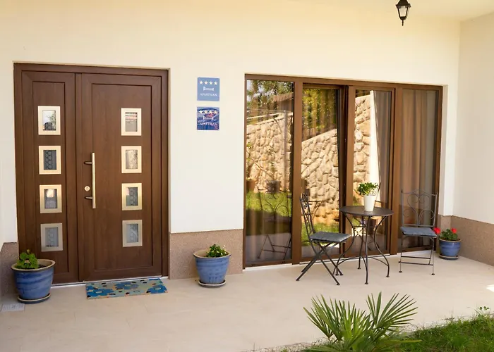Riviera Blue With Seaview, Pool, Whirlpool, Parking And Boat Excursions