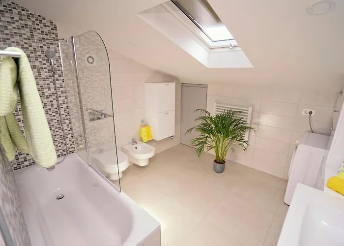 Riviera Blue With Seaview, Pool, Whirlpool, Parking And Boat Excursions *