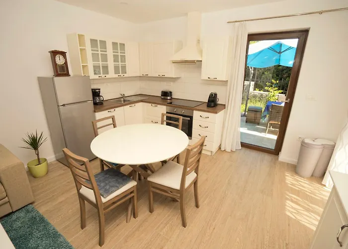 Riviera Blue With Seaview, Pool, Whirlpool, Parking And Boat Excursions Apartament *