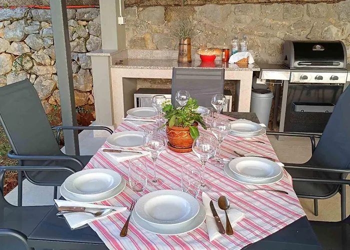 Riviera Blue With Seaview, Pool, Whirlpool, Parking And Boat Excursions דירה